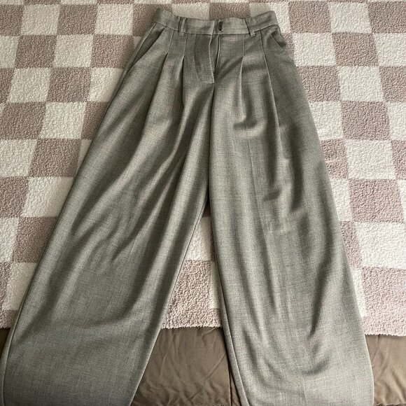 H&M High-Waisted Dress Pants - Picture 1 of 3